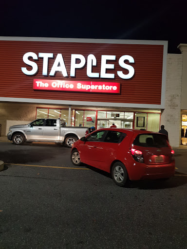 Office Supply Store «Staples», reviews and photos, 1041 N Dupont Hwy, Dover, DE 19901, USA