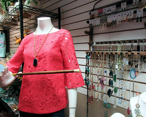 Thrift Store «Lake Forest Resale Shop», reviews and photos, 222 E Westminster Ave, Lake Forest, IL 60045, USA