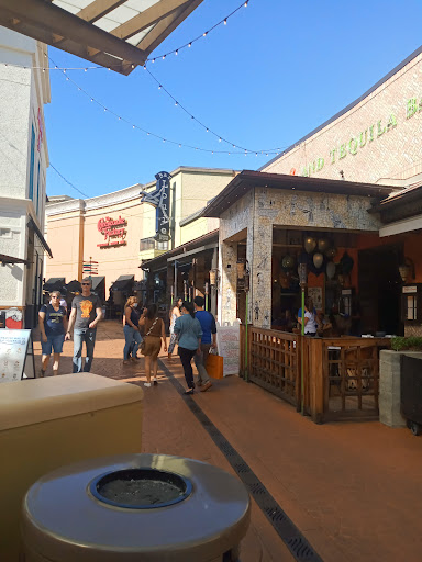 Restaurant «The Cheesecake Factory», reviews and photos, 2223 N Westshore Blvd, Tampa, FL 33607, USA