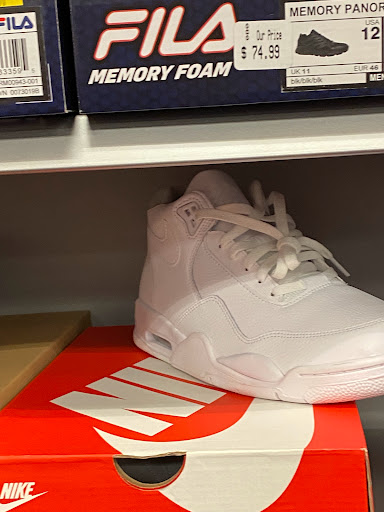 Shoe Store «Shoe Carnival», reviews and photos, 466 Pinnacle Pkwy, Bristol, TN 37620, USA