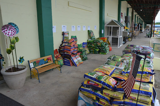 Farm Equipment Supplier «Maury Farmers Co-Op», reviews and photos, 423 Westover Dr, Columbia, TN 38401, USA