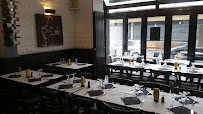 Atmosphère du Restaurant français Restaurant de La Poste - Chez Robert à Boulogne-Billancourt - n°3