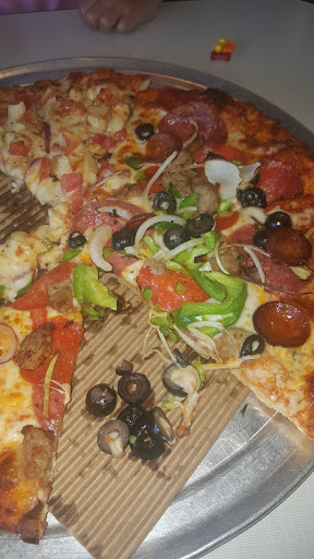 Pizza Restaurant «Round Table Pizza», reviews and photos, 408 Bailey Rd, Pittsburg, CA 94565, USA