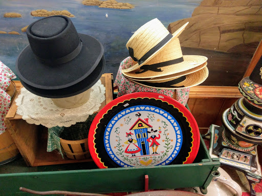 Tourist Attraction «Penna Dutch Gift Haus», reviews and photos, 93 Roadside Dr, Shartlesville, PA 19554, USA