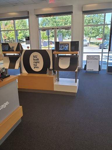 Cell Phone Store «Verizon», reviews and photos, 890 Lawrenceville-Suwanee Rd, Lawrenceville, GA 30043, USA