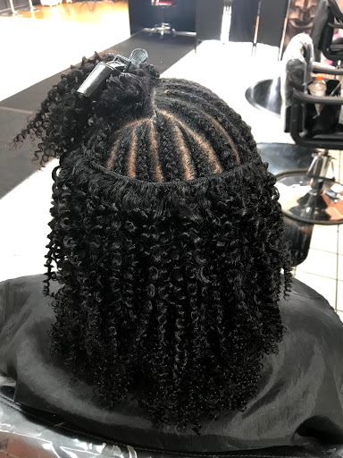 Beauty Salon «Queen B Beauty & Hair Salon», reviews and photos, 1588 Veterans Memorial Hwy SW #204, Austell, GA 30168, USA