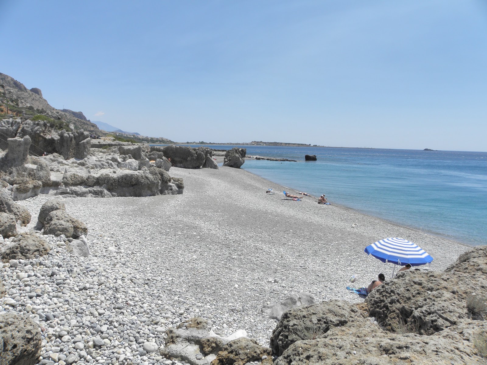 Foto von Karavopetra beach mit sehr sauber Sauberkeitsgrad