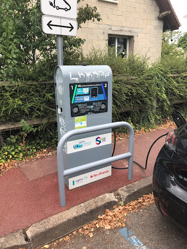 Borne de recharge de véhicules électriques SEY Ma Borne Station de charge Verneuil-sur-Seine