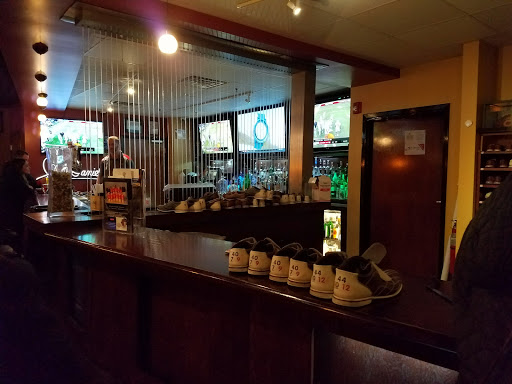 Bowling Alley «Strike Ten Lanes & Lounge», reviews and photos, 800 E Nerge Rd, Roselle, IL 60172, USA