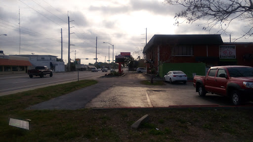 Paint Store «Benjamin Moore Sarasota Paint», reviews and photos, 2088 12th St, Sarasota, FL 34237, USA