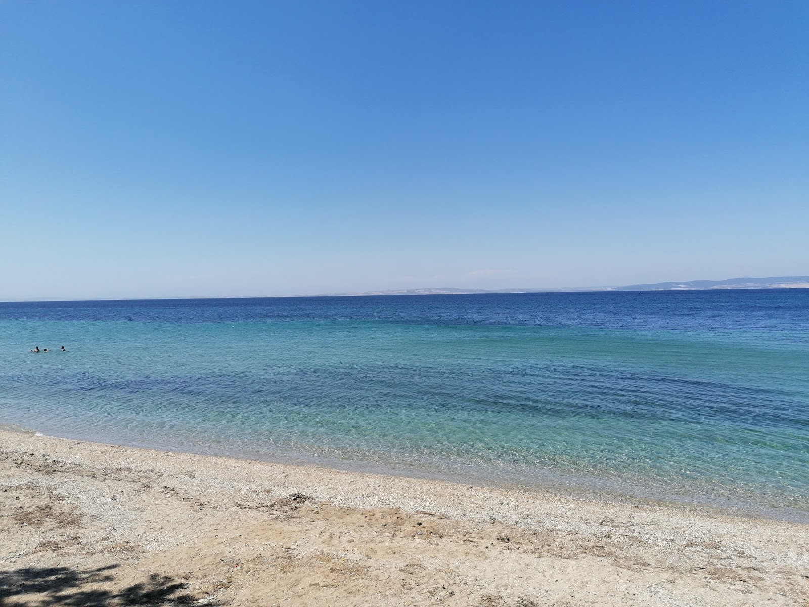 Photo de Uzundere beach zone des équipements