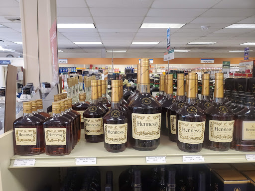 State Liquor Store «NH Liquor & Wine Outlet», reviews and photos, 234 White Mountain Hwy, Conway, NH 03818, USA