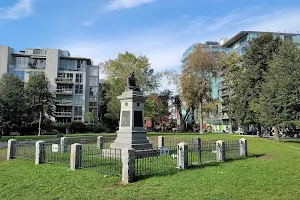 Victoria Memorial Square image