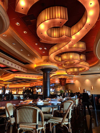 Shopping Mall «The Shops at Chestnut Hill», reviews and photos, 199 Boylston St, Chestnut Hill, MA 02467, USA