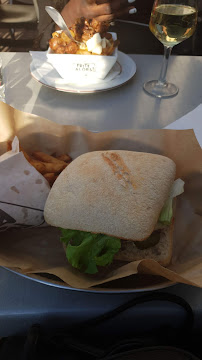 Sandwich au poulet du Restaurant FRITE ALORS ! TERREAUX - Poutines québécoises - Frites belges - Burgers à Lyon - n°18