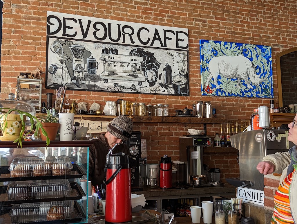 Devour Café 52001