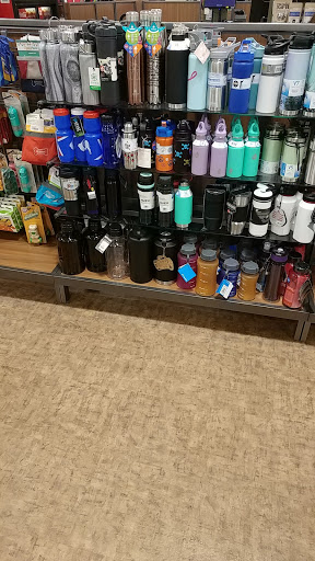 Outdoor Sports Store «Sierra Trading Post», reviews and photos, 67 Newtown Rd #18, Danbury, CT 06810, USA