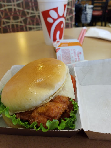 Fast Food Restaurant «Chick-fil-A», reviews and photos, 11820 Fountains Way, Maple Grove, MN 55369, USA