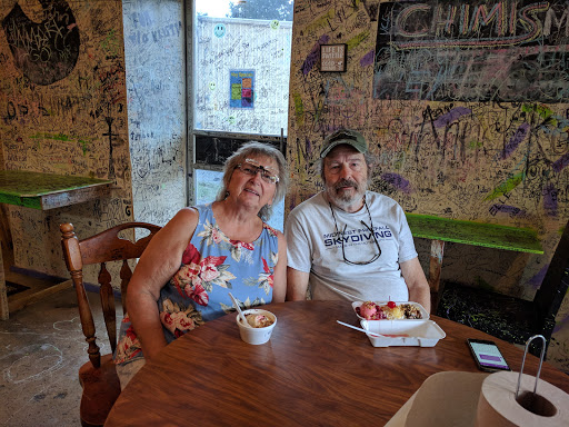 Ice Cream Shop «Quakes Ice Creamery», reviews and photos, 1922 Bienville Blvd, Ocean Springs, MS 39564, USA