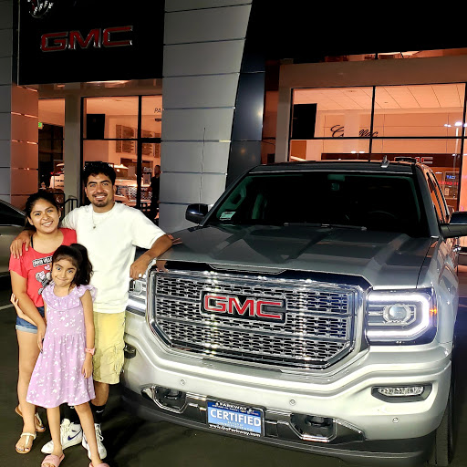 Cadillac Dealer «Parkway Cadillac», reviews and photos, 24055 Creekside Rd Suite A, Santa Clarita, CA 91355, USA