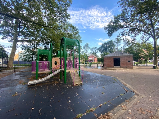 Park «Admiral Park», reviews and photos, 42-25 Little Neck Pkwy, Little Neck, NY 11363, USA