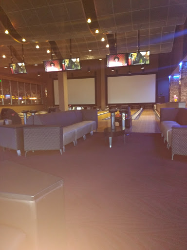 Movie Theater «CinéBistro & Score at Peninsula Town Center», reviews and photos, 4401 W Claiborne Square, Hampton, VA 23666, USA