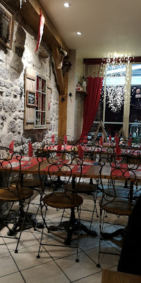 Atmosphère du Restaurant français Le Bessoi à Besse-et-Saint-Anastaise - n°14