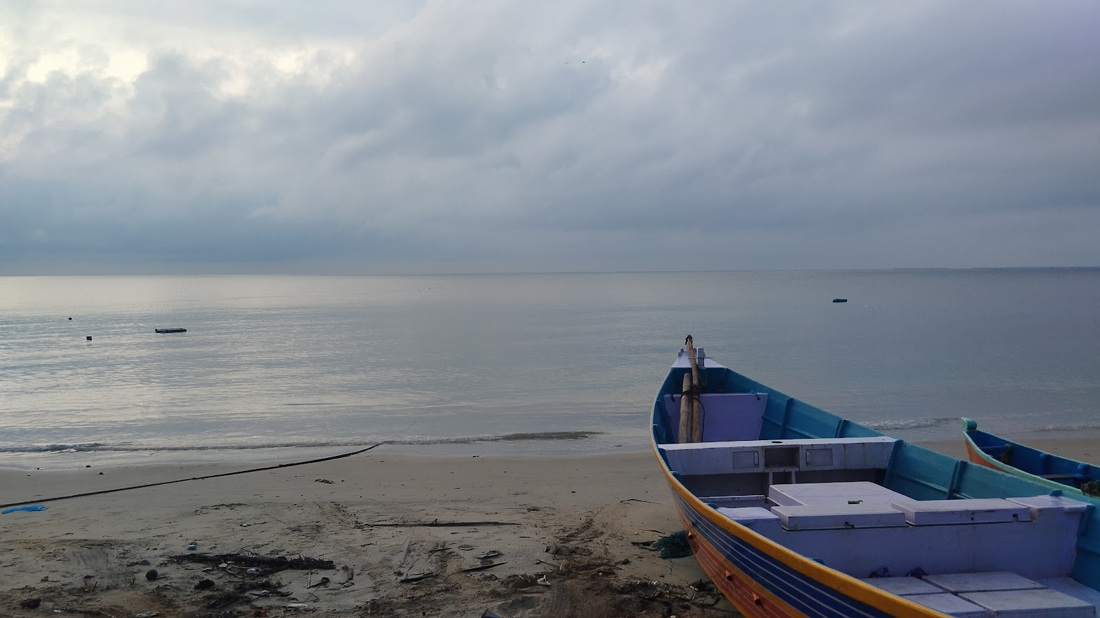 Foto van Muthupettai Cruz Fernandez Beach met recht en lang