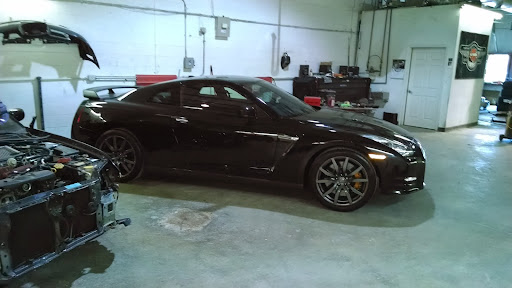 Auto Body Shop «Custom Collision & Restorations», reviews and photos, 10743 Wolf Dr, Huntley, IL 60142, USA