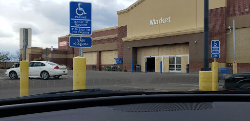 Department Store «Walmart Supercenter», reviews and photos, 1752 N Frontage Rd, Hastings, MN 55033, USA