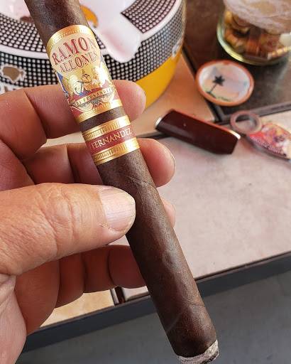 Cigar Shop «Miami Cigar Shop - Neptune Cigars SuperStore», reviews and photos, 9308 S Dixie Hwy, Kendall, FL 33156, USA