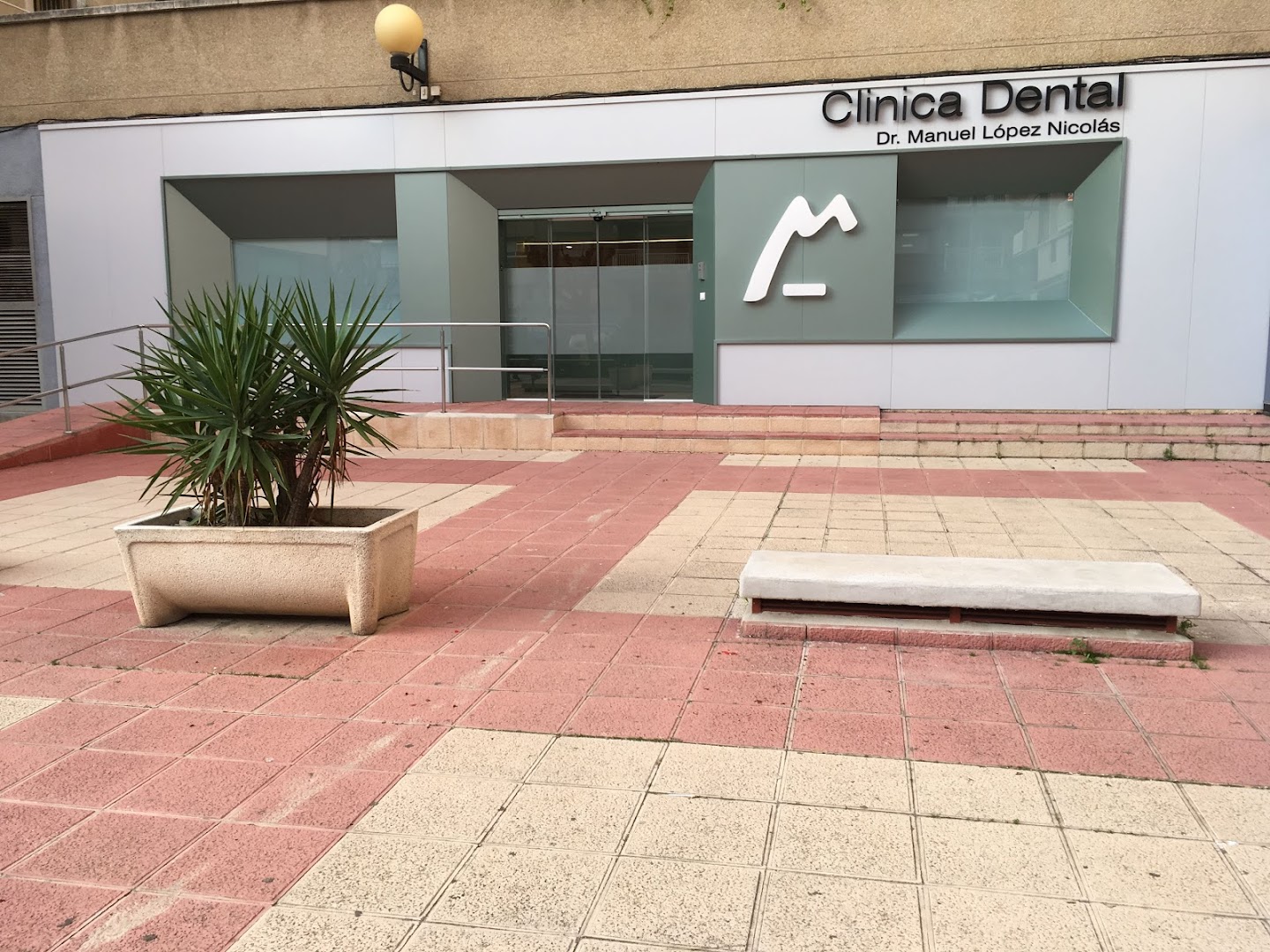 Dental Clinic Manuel López Nicolás