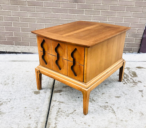 Used Furniture Store «Furniture Lounge», reviews and photos, 11 E University Ave, Champaign, IL 61820, USA