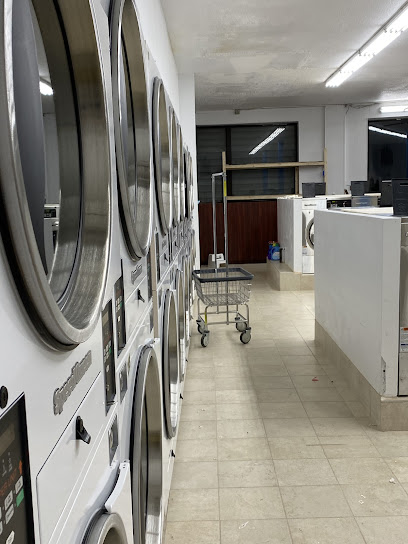 Fulton New Laundromat