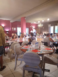 Atmosphère du Restaurant français Les Terrasses du Gardon à Anduze - n°5