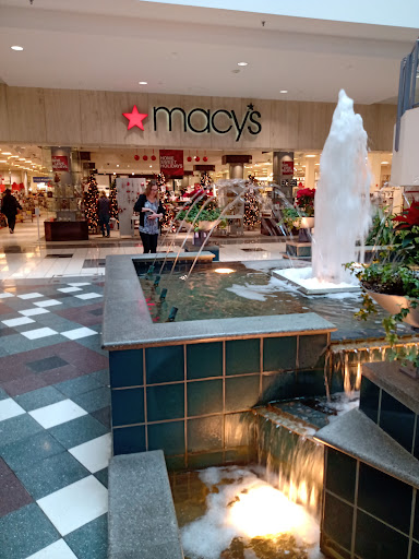 Shopping Mall «Monroeville Mall», reviews and photos, 200 Mall Cir Dr, Monroeville, PA 15146, USA
