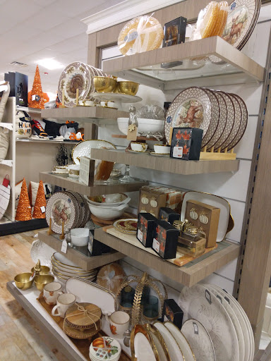 Department Store «T.J. Maxx and HomeGoods», reviews and photos, 3050 Sheridan Dr, Amherst, NY 14226, USA