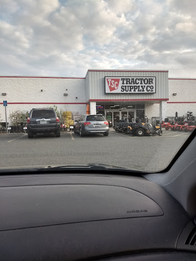 Home Improvement Store «Tractor Supply Co.», reviews and photos, 5743 W Tennessee St, Tallahassee, FL 32304, USA