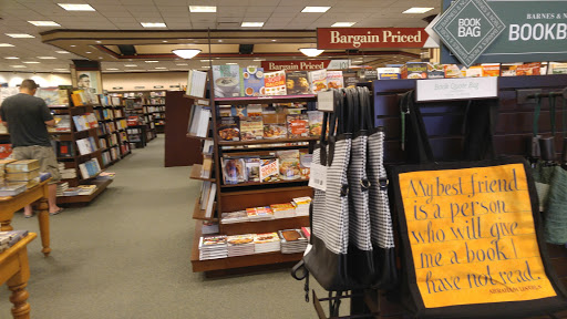 Book Store «Barnes & Noble», reviews and photos, 710 County Hwy 10, Blaine, MN 55434, USA