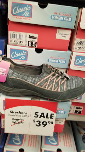 Shoe Store «Shoe Carnival», reviews and photos, 2500 E Beltline Ave SE, Grand Rapids, MI 49546, USA