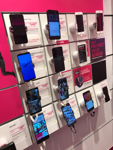 Cell Phone Store «T-Mobile», reviews and photos, 35020 Newark Blvd, Newark, CA 94560, USA