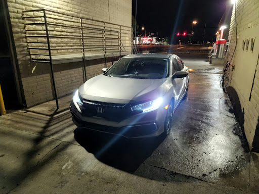 East 6th Avenue Car Wash en Aurora