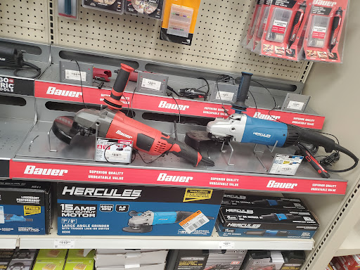 Hardware Store «Harbor Freight Tools», reviews and photos, 668 N. Riverside, Clarksville, TN 37040, USA