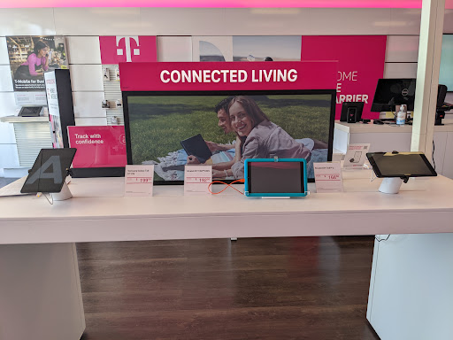 Cell Phone Store «T-Mobile», reviews and photos, 2431 US-1, North Brunswick Township, NJ 08902, USA