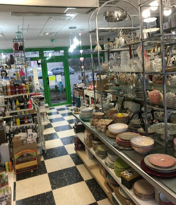 AVOKADO - Boutique de cadeaux, art de table, ustensiles de cuisine et de patisserie, décoration, tisanes et parfum de Grasse à Grasse