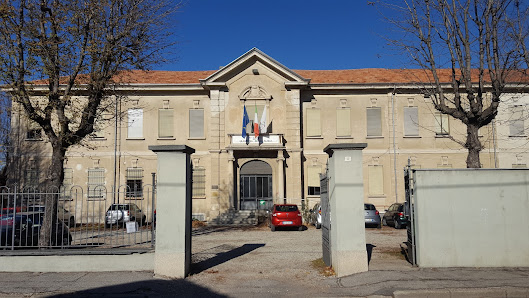 Scuola Media Statale Sally Mayer Via Vittorio Veneto, 12, 21050 Cairate VA, Italia