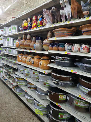 Grocery Store «Super Mercados El Guero», reviews and photos, 850 N Farnsworth Ave, Aurora, IL 60505, USA