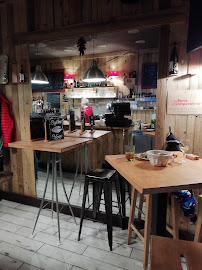 Atmosphère du Bar-restaurant à huîtres LE CABANON à Toulouse - n°5