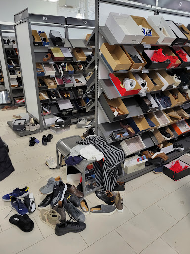 Department Store «Saks OFF 5TH», reviews and photos, 3885 Eagan Outlets Pkwy, Eagan, MN 55122, USA