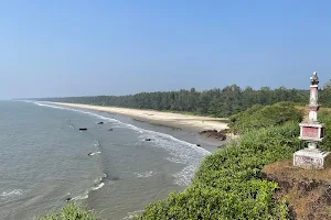 Meenkunnu Cliff beach image